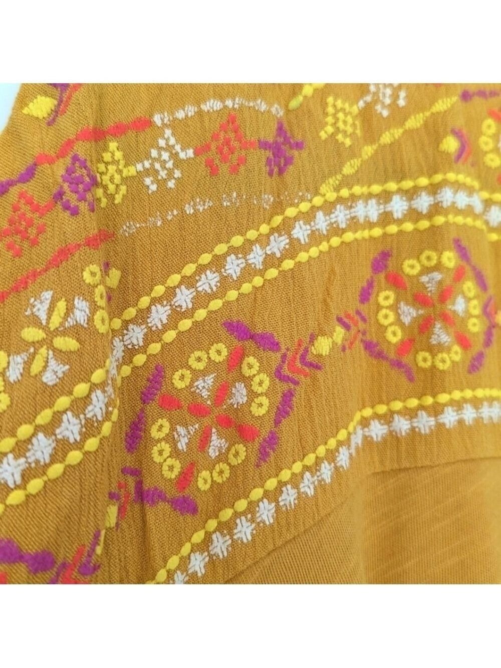 5/$20!! Janet Chung Sleeveless Blouse - Picture 3 of 5